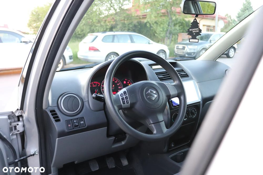 Suzuki SX4 1.6 VVT 4x4 Comfort - 34