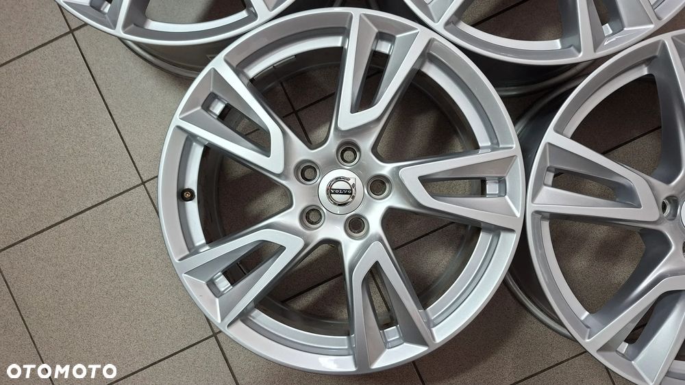 Felgi Aluminiowe 18 Volvo XC 60 5x108 ET 50.5 - 2