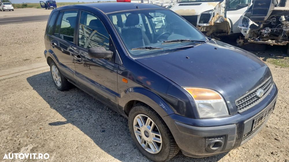 Dezmembram Ford Fusion an 2008 motor 1.4 Tdci - 4