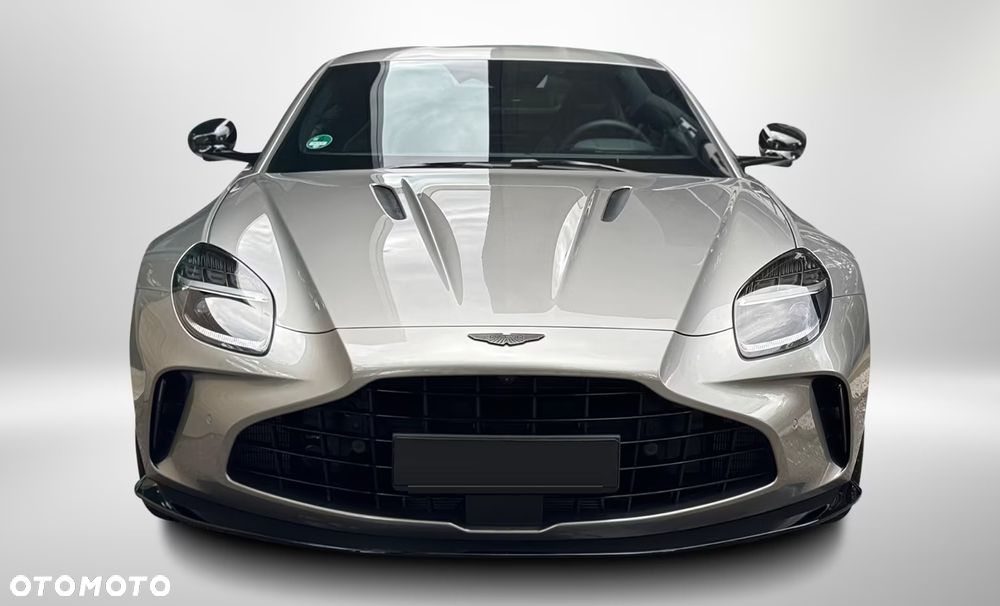Aston Martin Vantage - 5