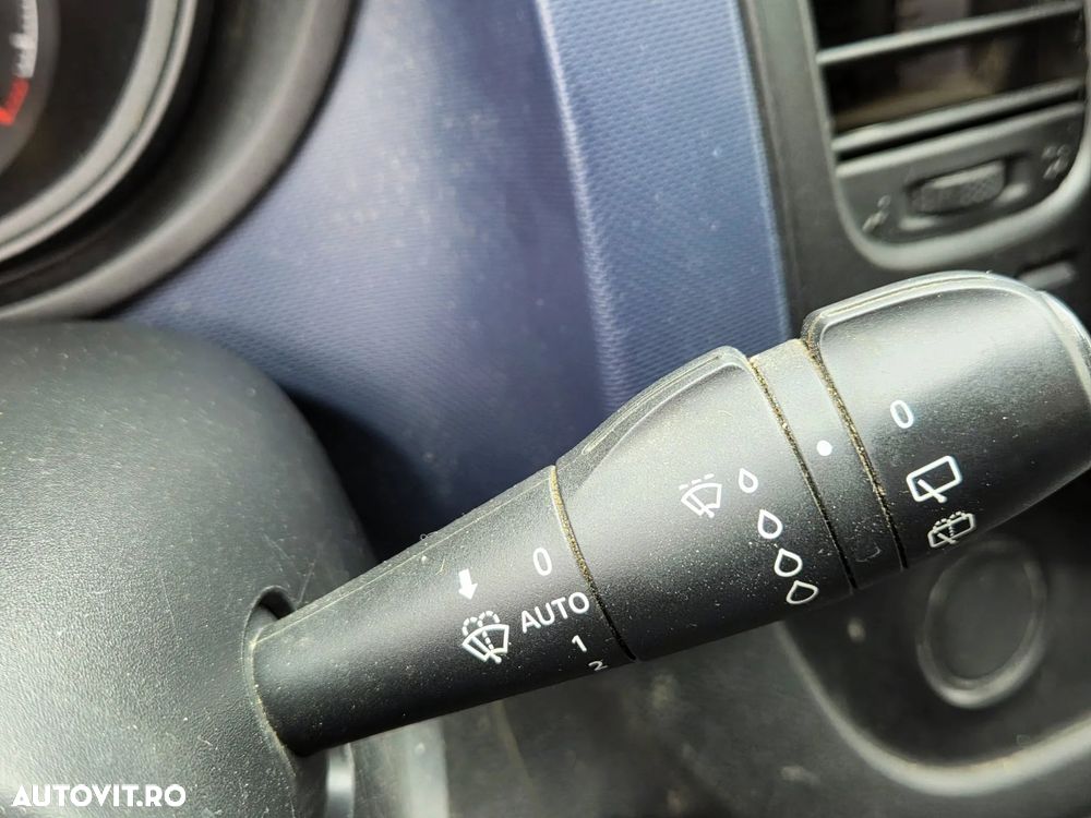 Opel Vivaro/Renault Trafic - 17