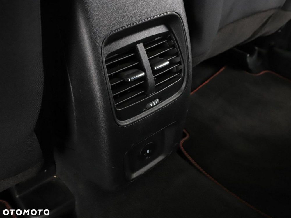 Ford Kuga 2.5 FHEV FWD ST-Line eCVT - 34