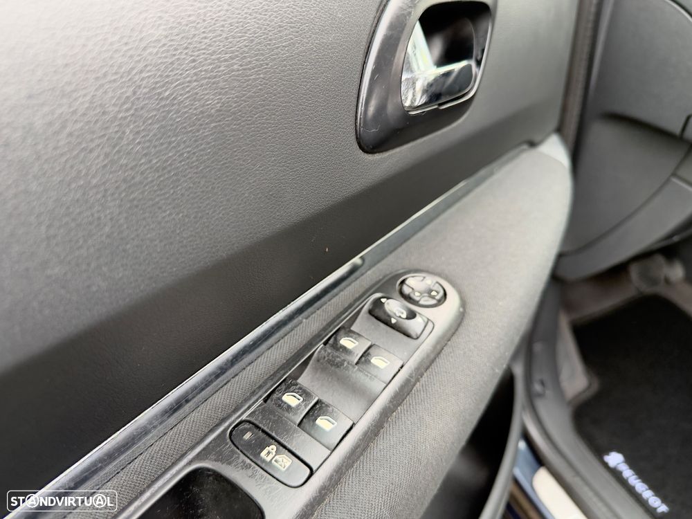 Peugeot 5008 1.6 HDi Executive CMP6 - 39