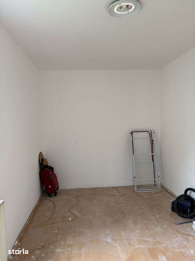 Dâmbu – Apartament 3 camere, etaj 2/4, balcon — fotografia 3