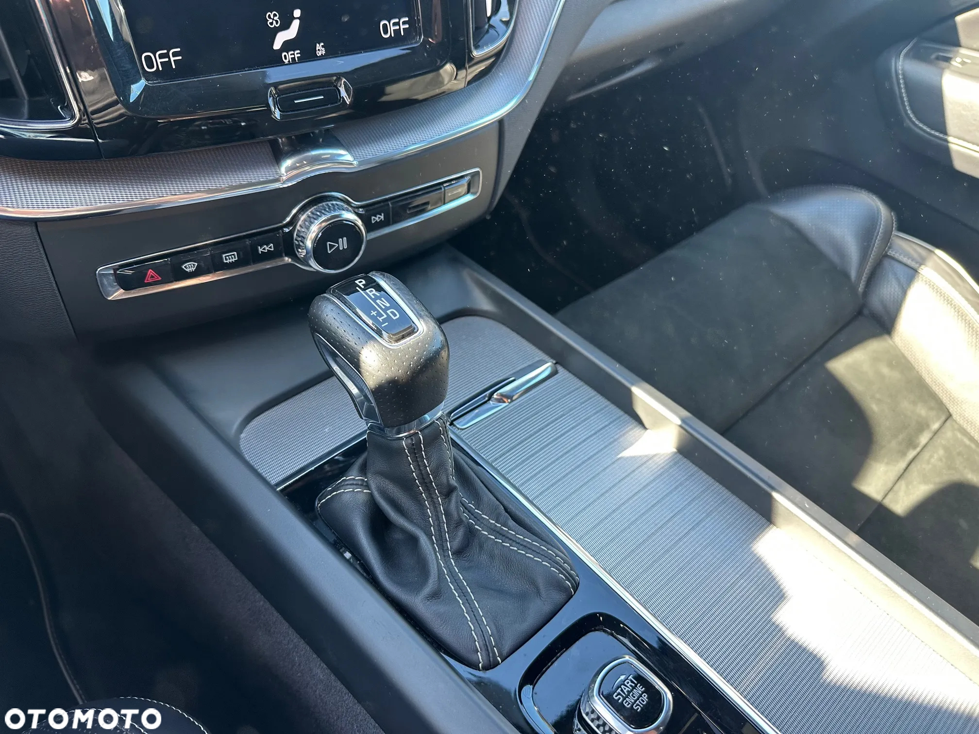 Volvo XC 60 D4 AWD R-Design - 16