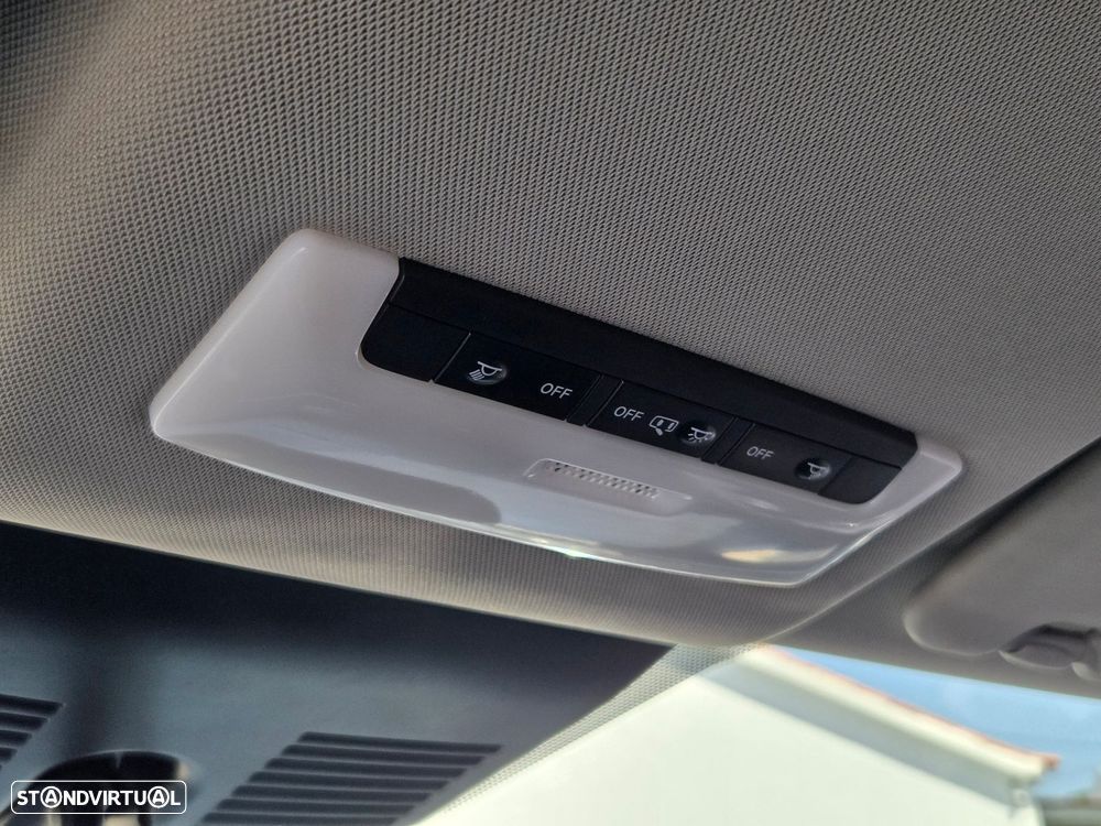 Nissan Leaf N-Connecta Two Tone - 33