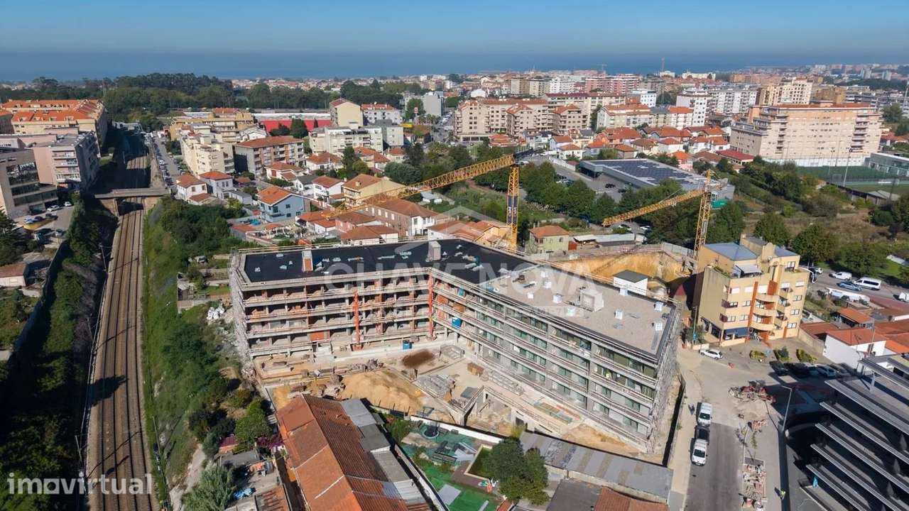 Apartamento T1 Novo c/ Terraço e Lugar de Garagem em Santa Marinha - Grande imagem: 2/23