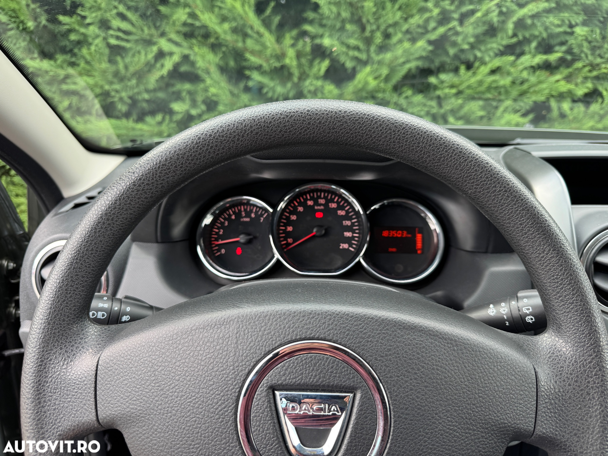 Dacia Duster 1.5 dCi 4x4 Laureate - 11