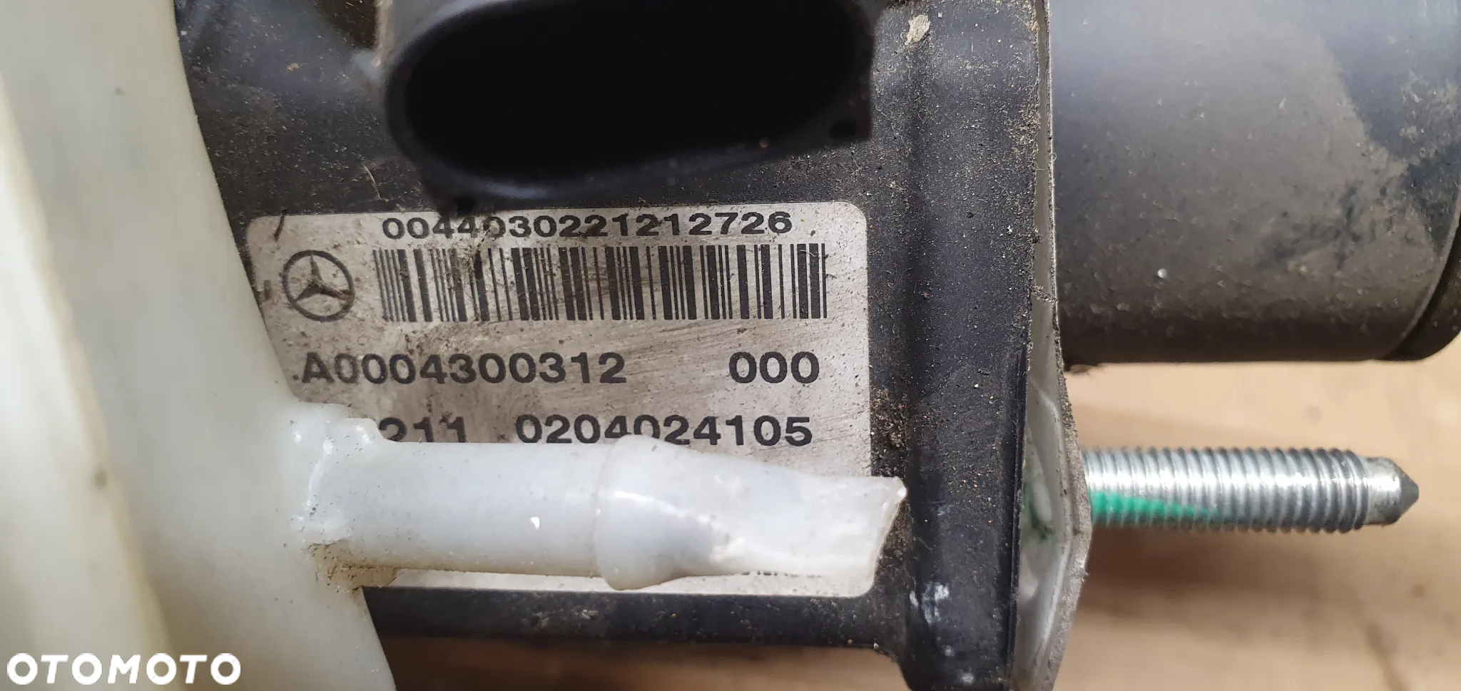 Serwo wspomaganie hamulca Mercedes W211 A0004300312 - 7
