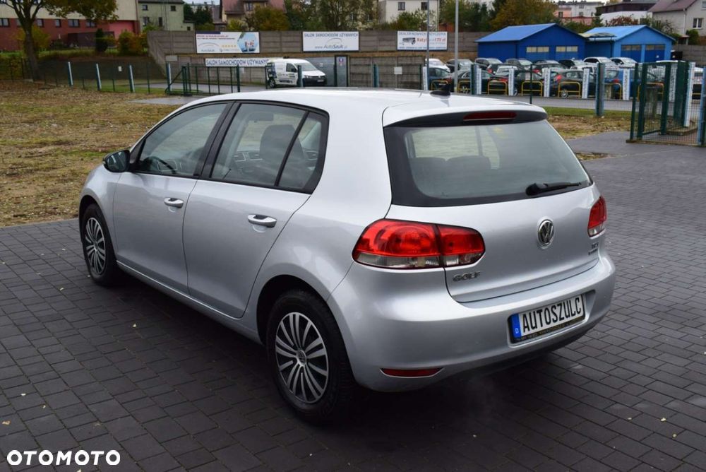 Volkswagen Golf - 10