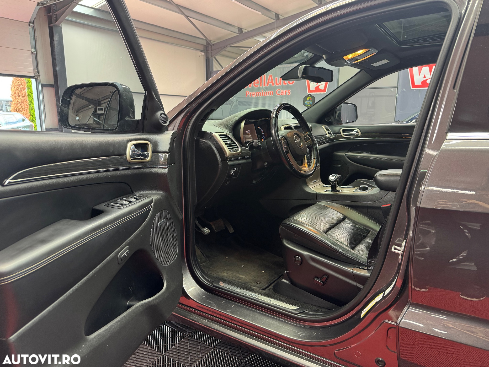 Jeep Grand Cherokee - 8