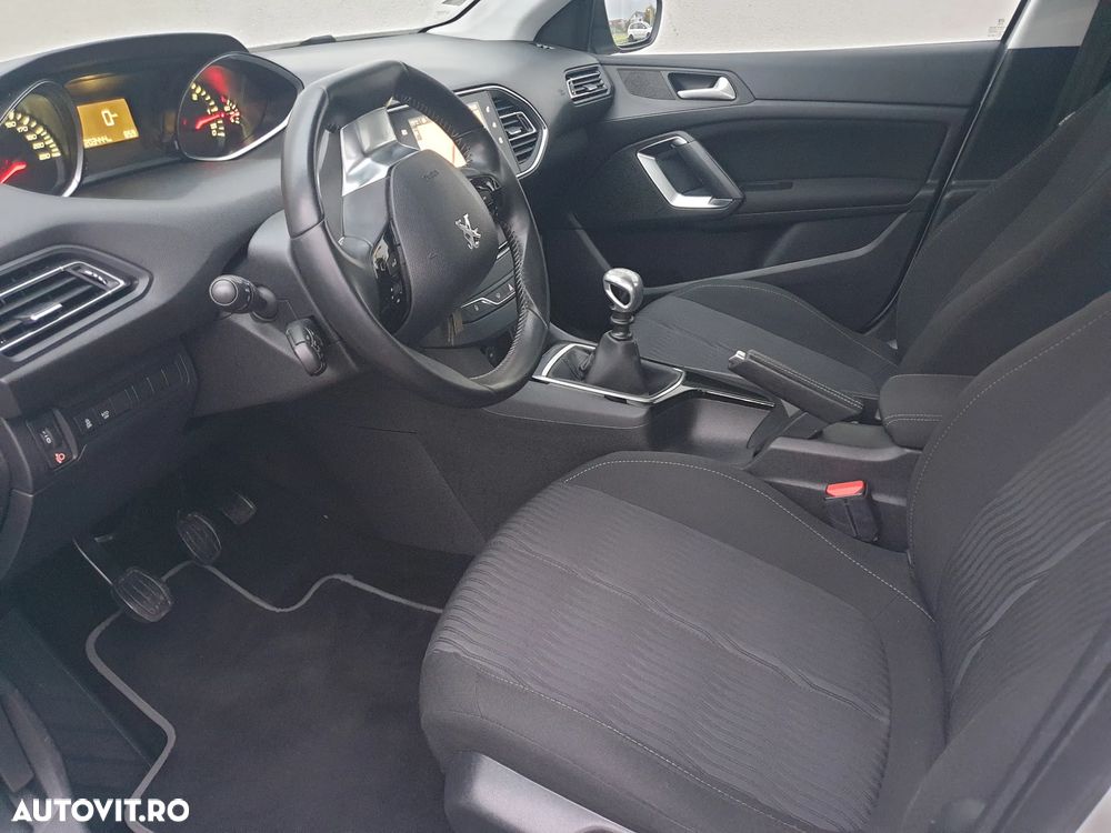 Peugeot 308 1.6 e-HDI FAP STT Allure - 9