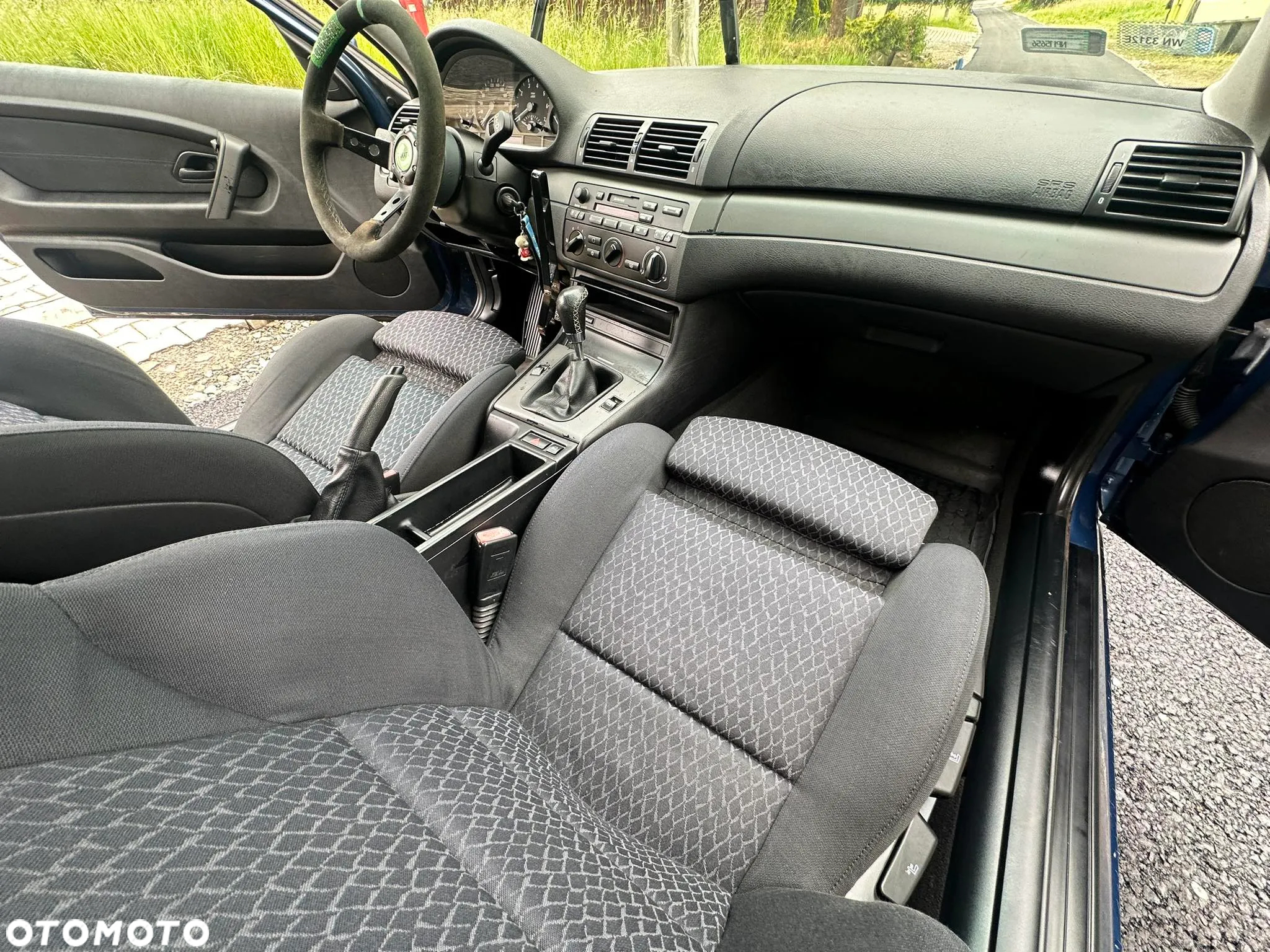 BMW Seria 3 330i - 10