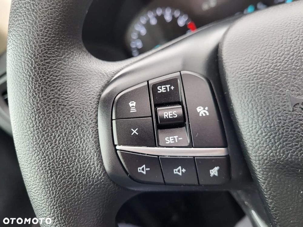 Ford Kuga - 28