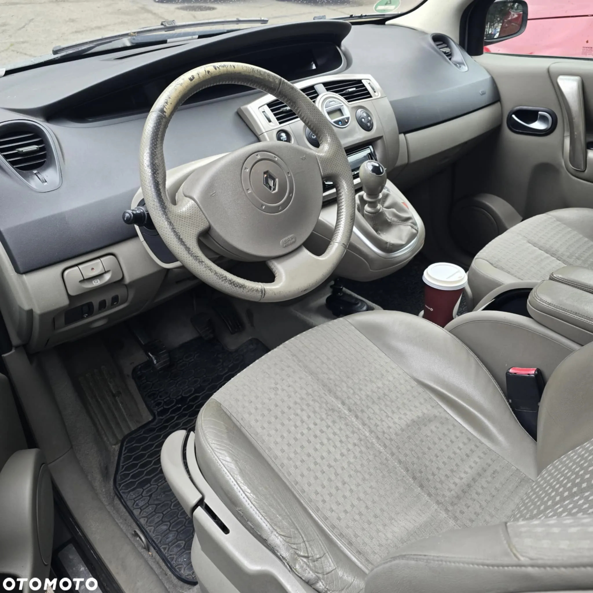 Renault Scenic 2.0 Confort Privilege - 3