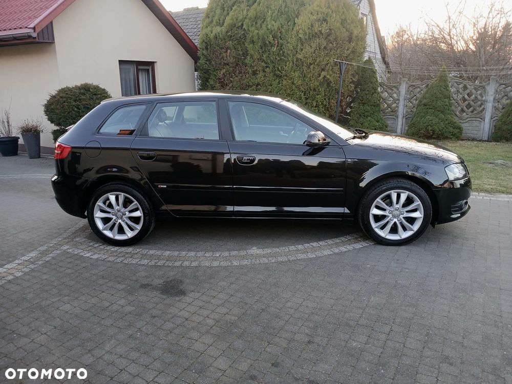 Audi A3 Sportback 1.6 TDI DPF S tronic S line Sportpaket - 10