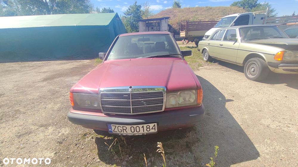Mercedes-Benz W201 (190) - 9