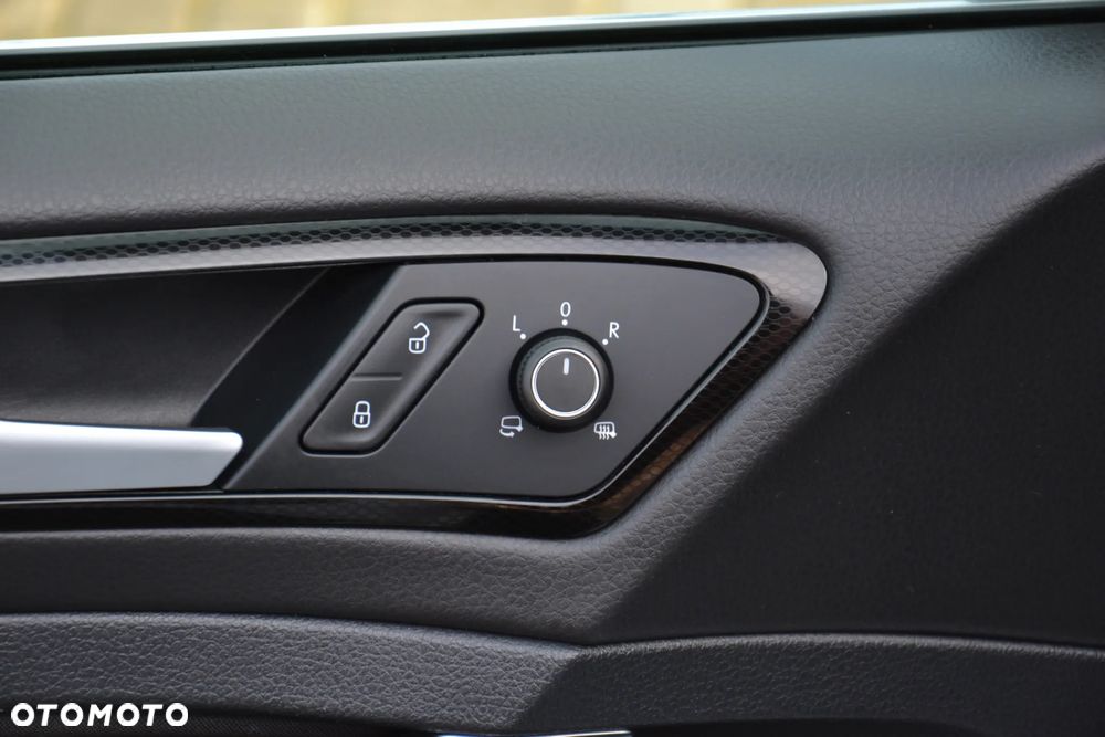 Volkswagen Golf Variant 2.0 TDI 4Motion BlueMotion Technology Highline - 18