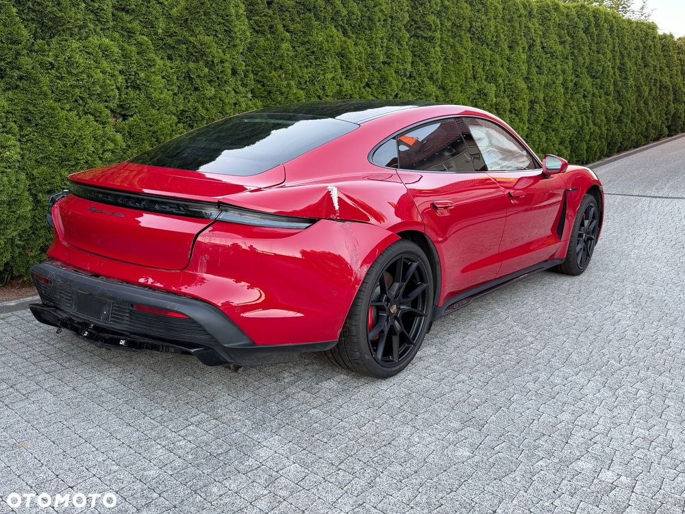 Porsche Taycan GTS - 7