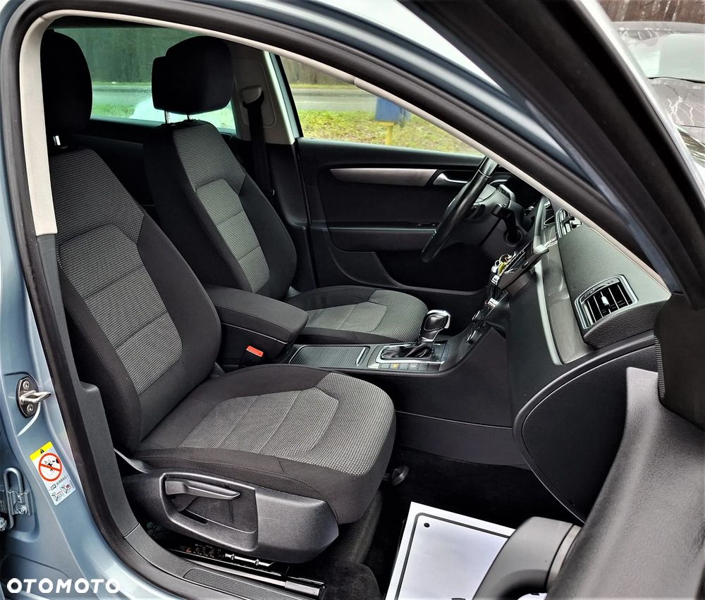 Volkswagen Passat 2.0 TDI DSG BlueMotion Technology Comfortline - 23