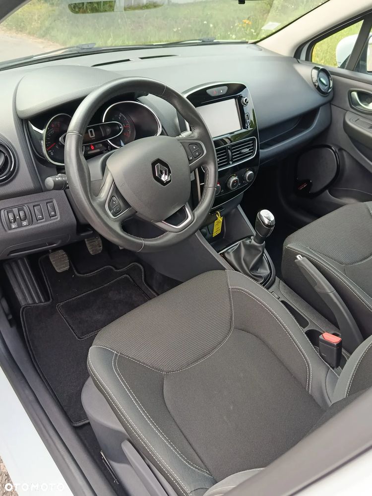 Renault Clio - 10