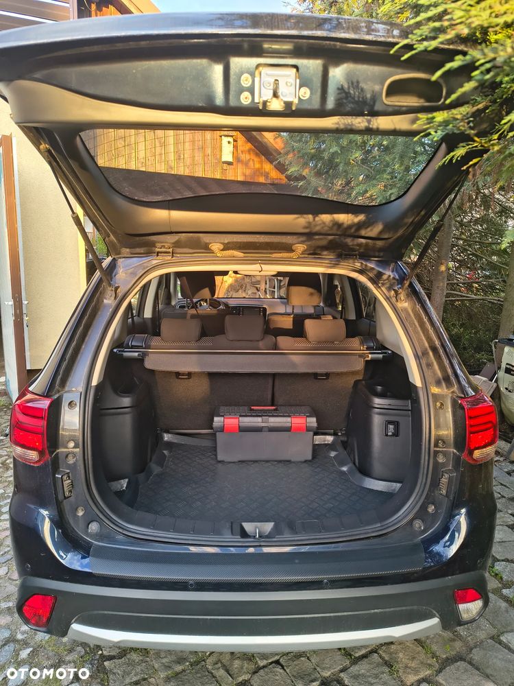 Mitsubishi Outlander 2.0 Invite + 2WD - 7