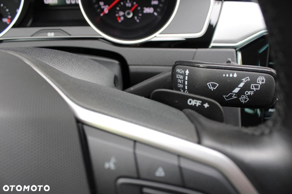 Volkswagen Passat - 18