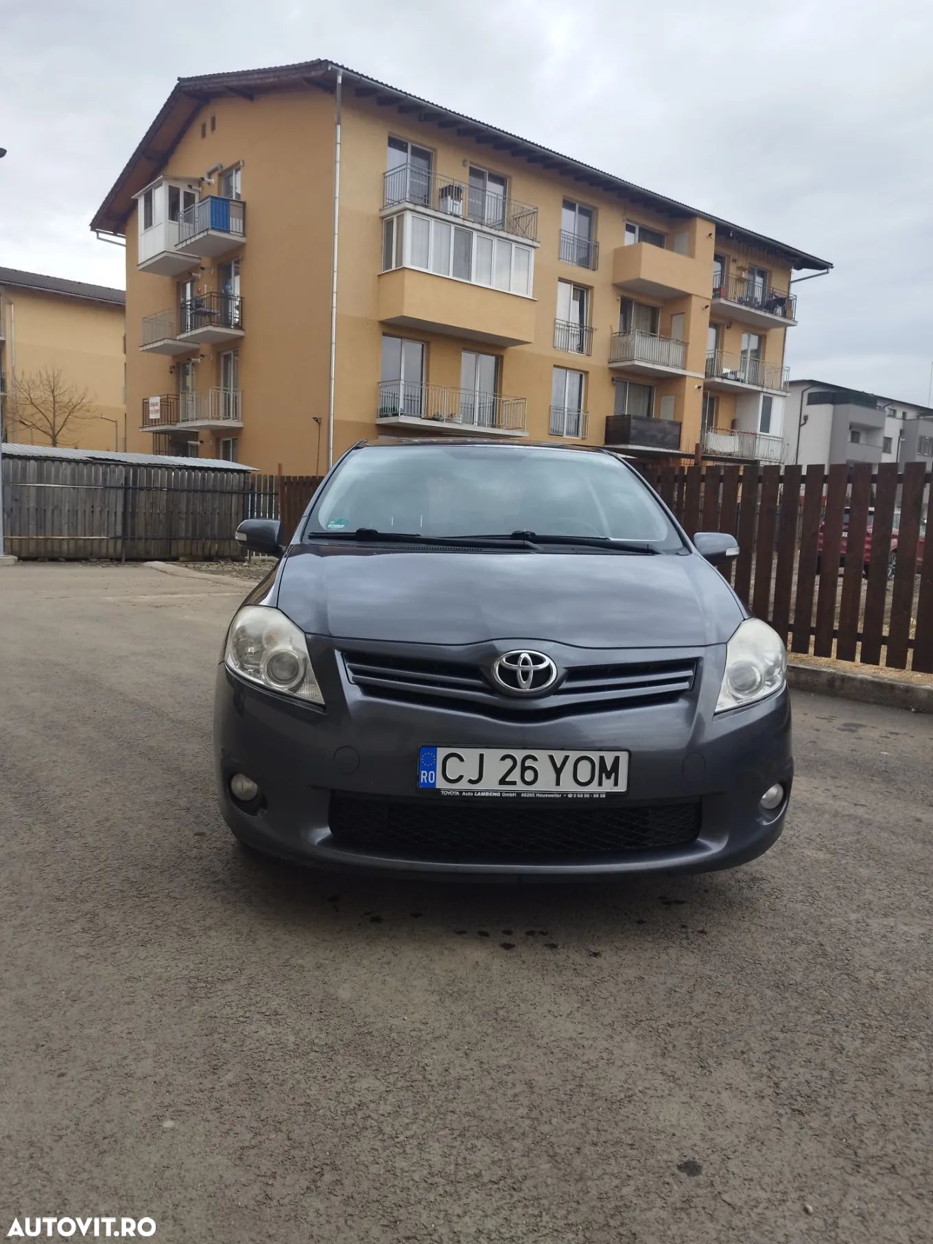 Toyota Auris 2.0 D-4D DPF Sol - 1