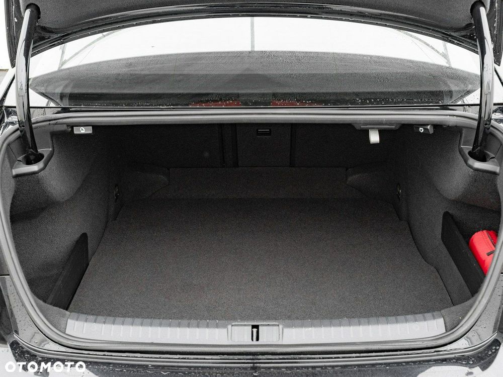 Volkswagen Passat 2.0 TDI EVO Business DSG - 26