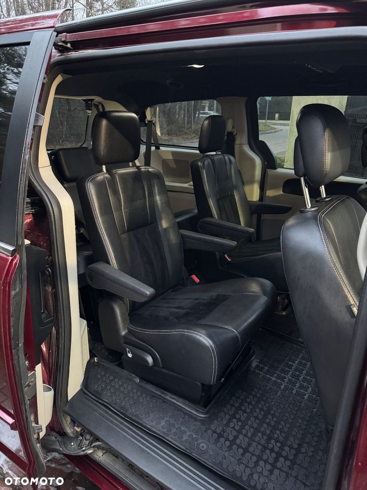 Dodge Grand Caravan - 7