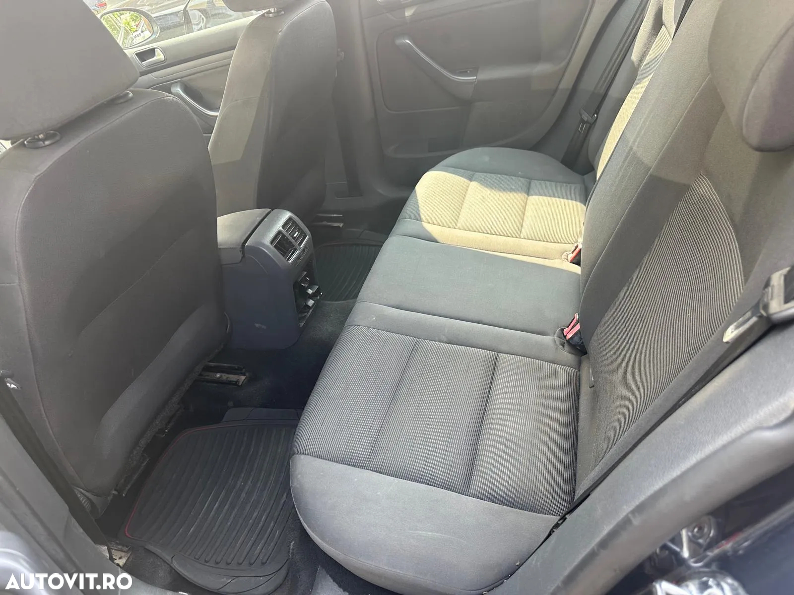 Volkswagen Golf - 6