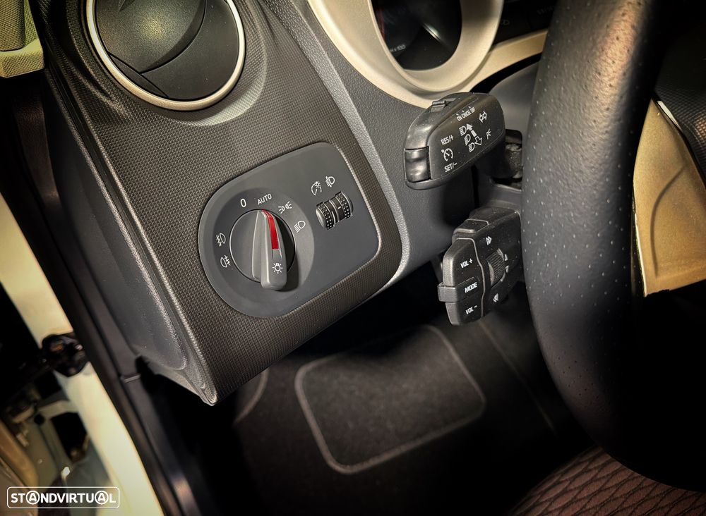 SEAT Ibiza SC 1.6 TDi Sport DPF - 19