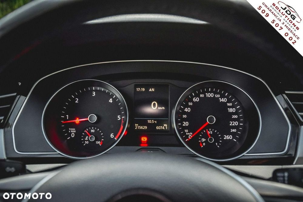 Volkswagen Passat - 19