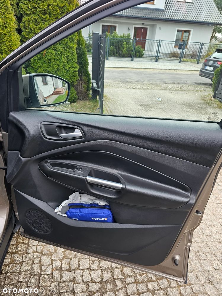 Ford Kuga 2.0 TDCi AWD Titanium - 26