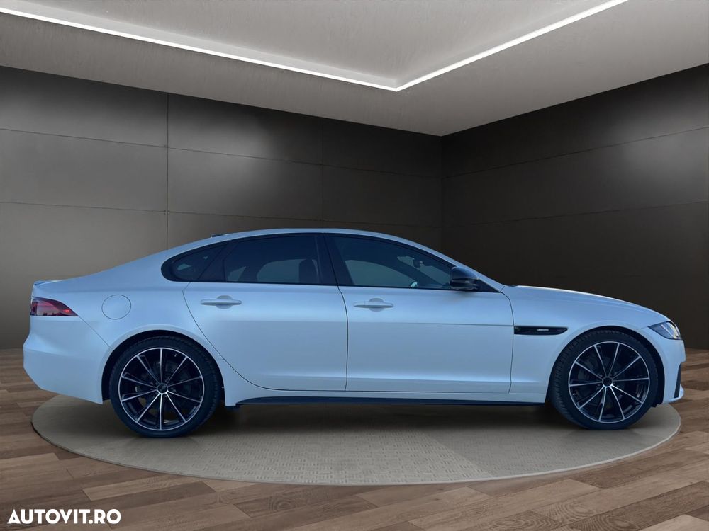 Jaguar XF - 19