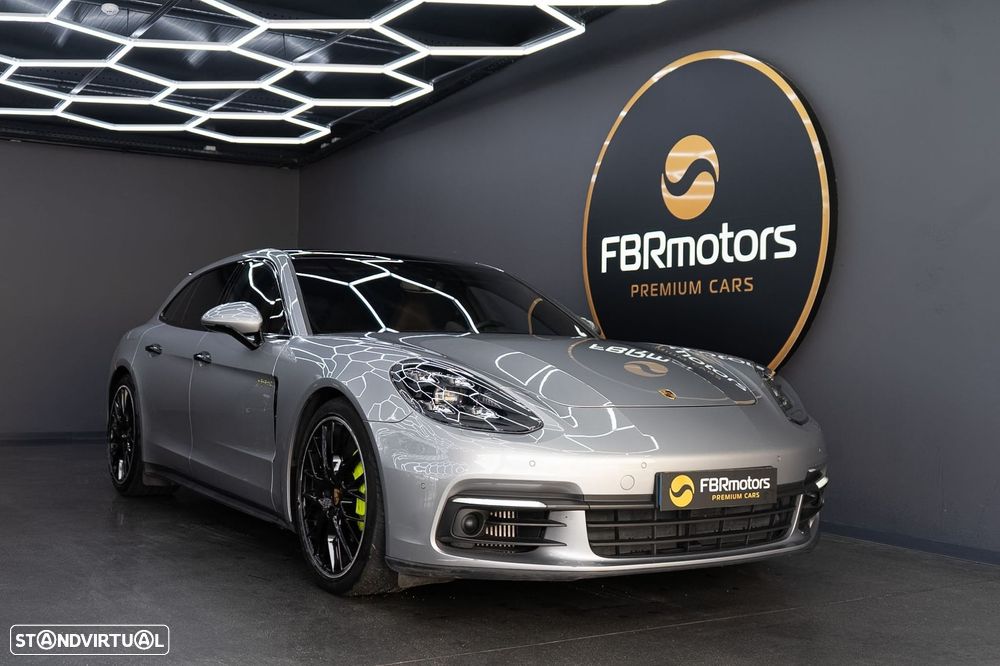 Porsche Panamera Sport Turismo 4 E-Hybrid - 1
