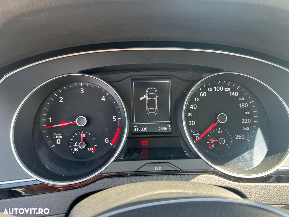 Volkswagen Passat 2.0 TDI Comfortline - 13