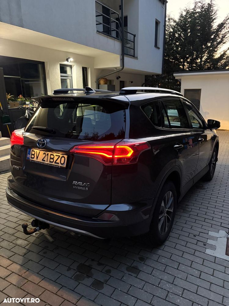 Toyota RAV4 - 11