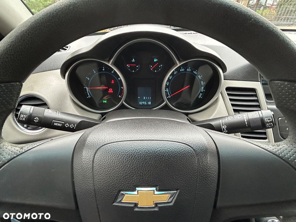 Chevrolet Cruze 1.6 LS+ - 20