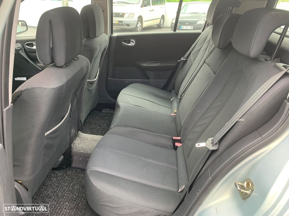 Renault Mégane 1.5 dCi Confort - 13