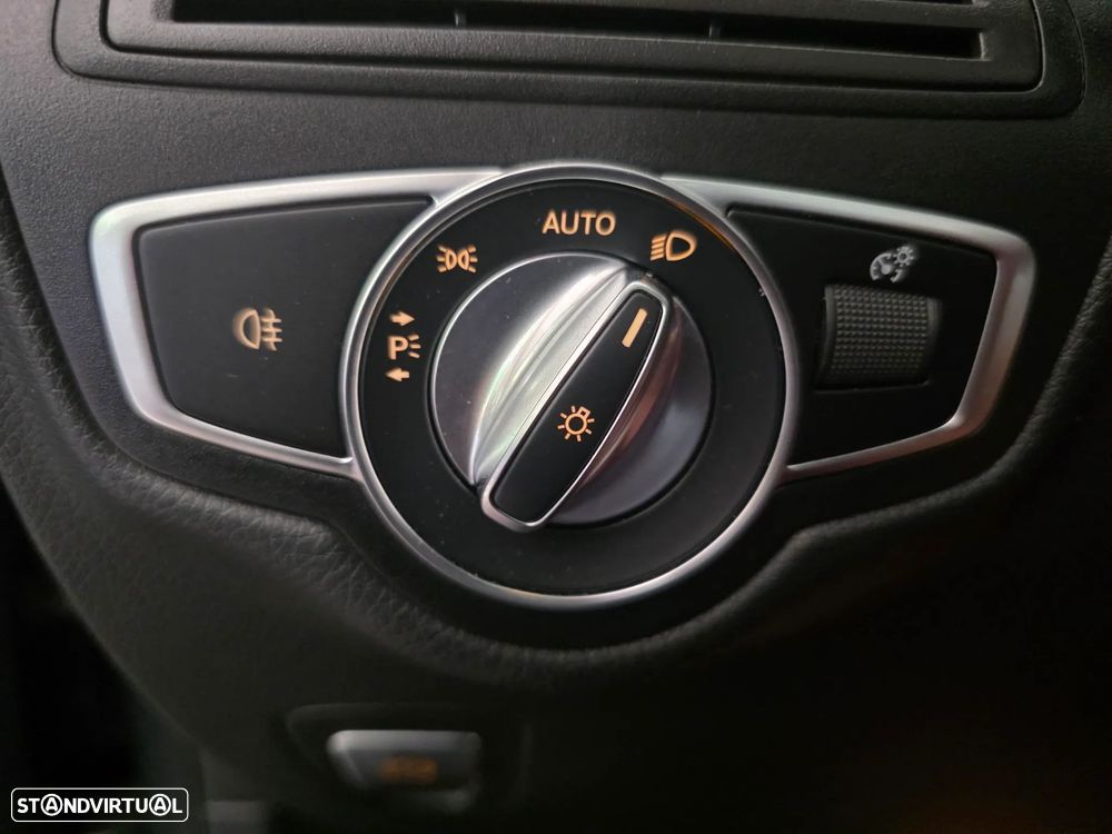 Mercedes-Benz GLC 300 d 4Matic 9G-TRONIC AMG Line - 36