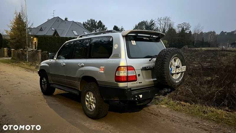 Toyota Land Cruiser - 2