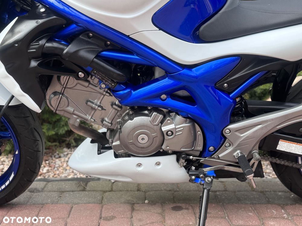 Suzuki Gladius - 9