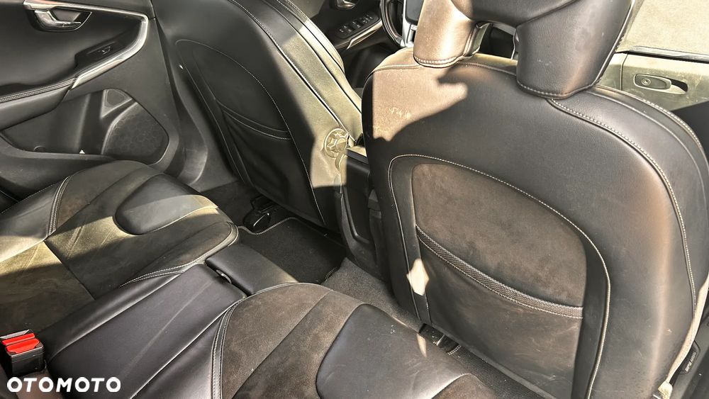 Volvo V40 D4 Drive-E R-Design Summum - 13