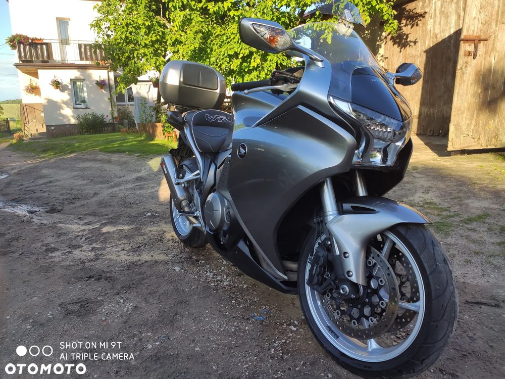 Honda VFR - 17