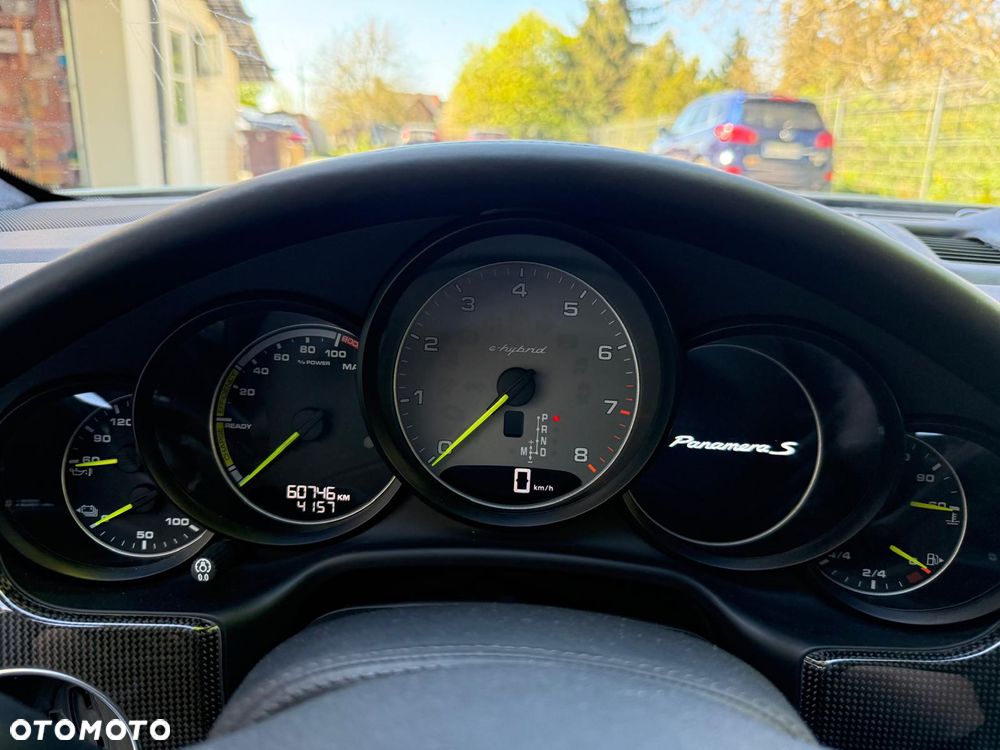 Porsche Panamera 4 Executive - 13
