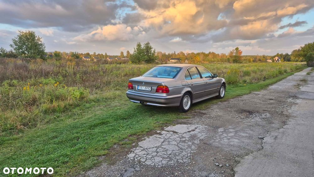 BMW 5 Series 2000 photo 4