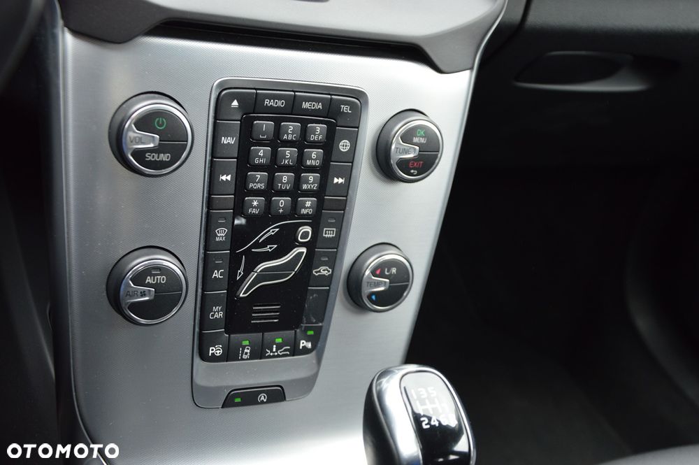 Volvo V40 D2 Momentum - 28