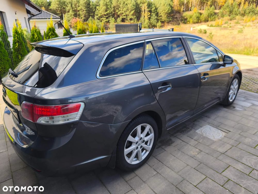 Toyota Avensis 2.0 D-4D Premium - 8