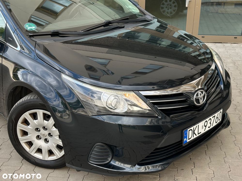 Toyota Avensis 1.6 Active - 12